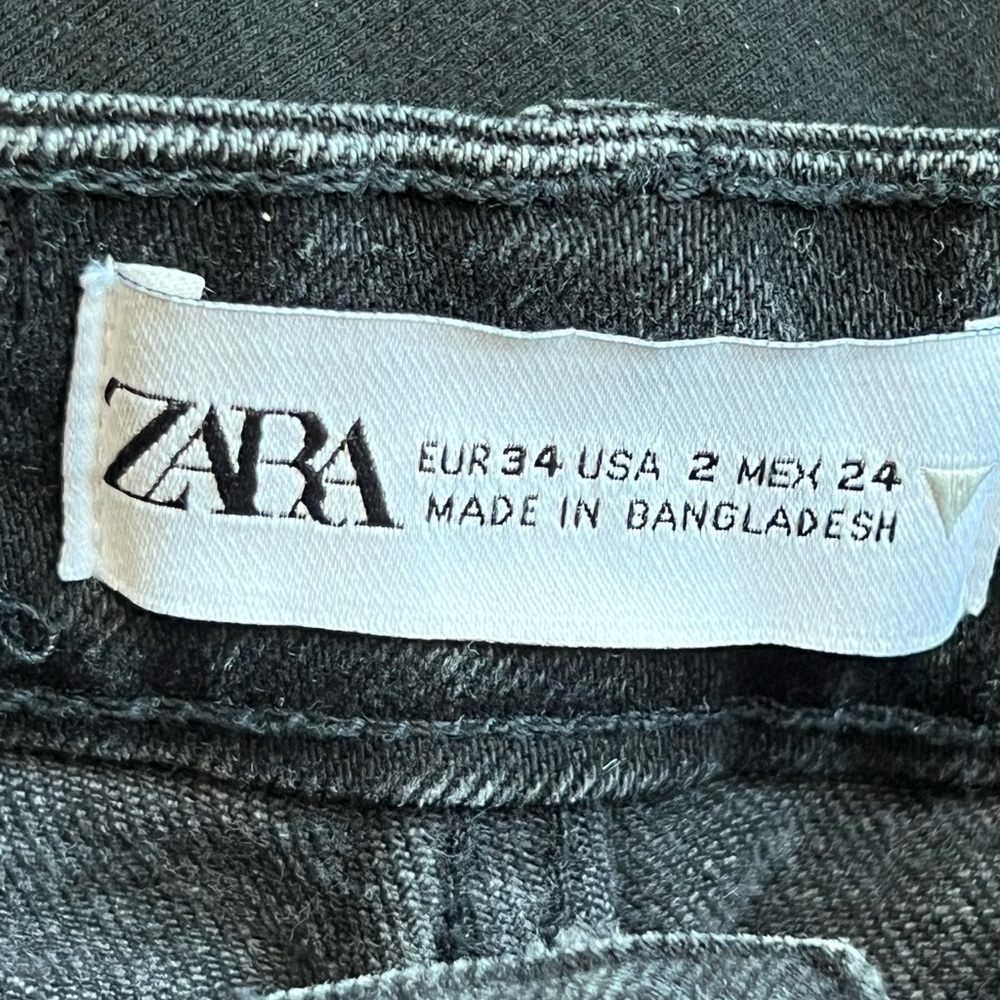 Zara Black Distressed cutoff Jean Shorts denim casual every day summer - Picture 4 of 4